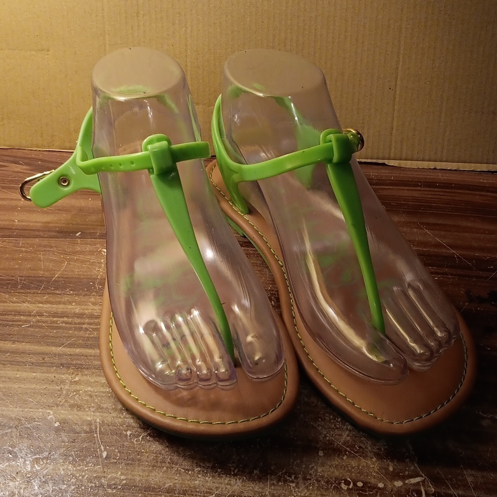 Salt Life green sandals 👡